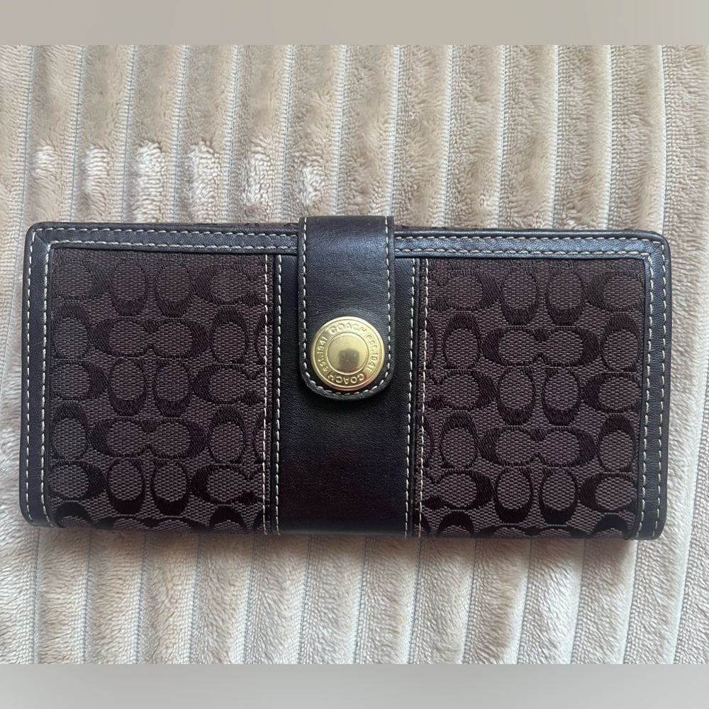 Coach wallet , brown , good condition
